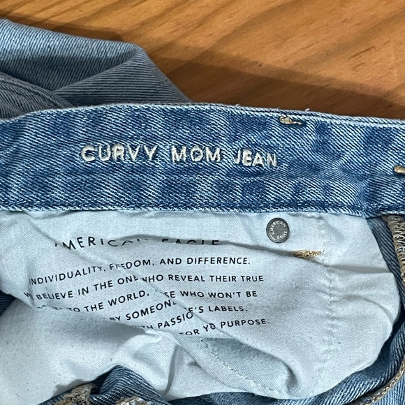 AE super stretch high rise mom jeans 8 - Picture 7 of 7